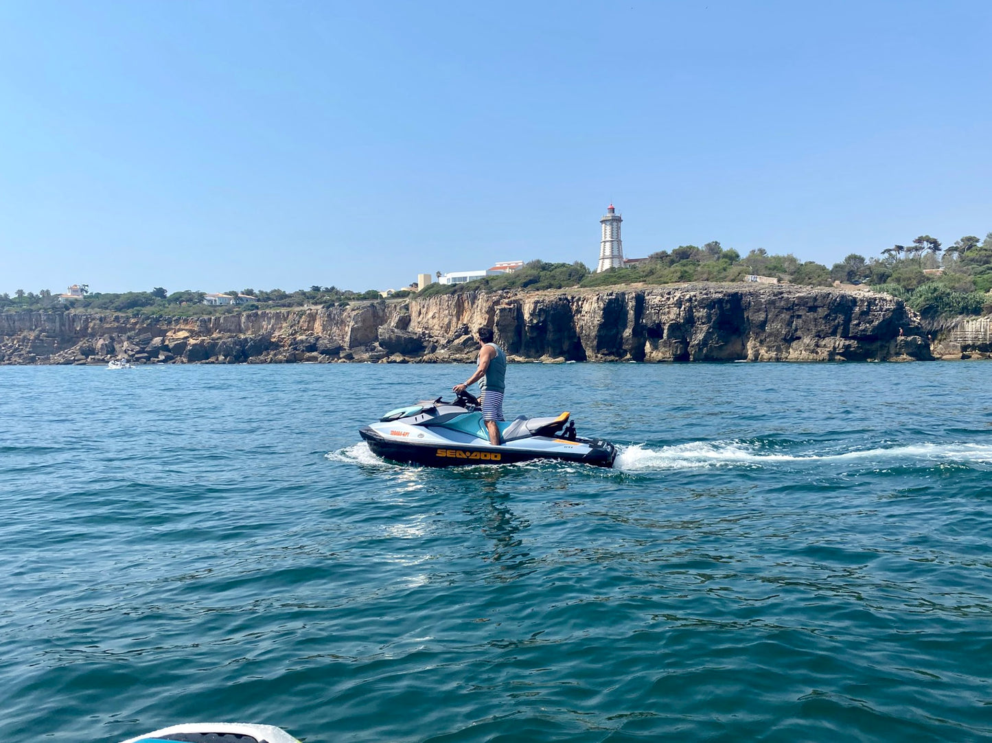 Passeio de Jet Ski pela costa de Cascais (com skipper - passeio guiado)