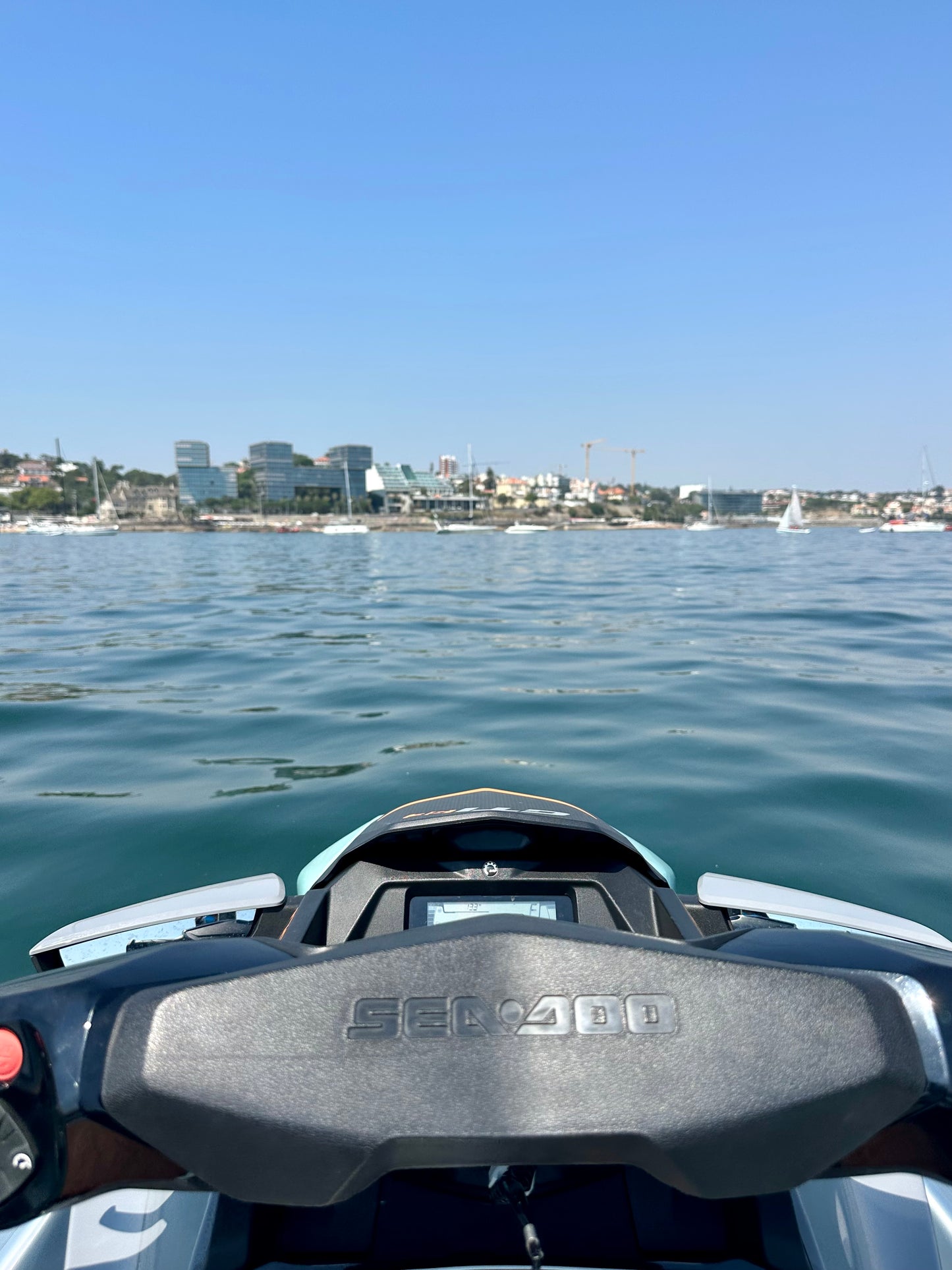 Passeio de Jet Ski pela costa de Cascais (com skipper - passeio guiado)